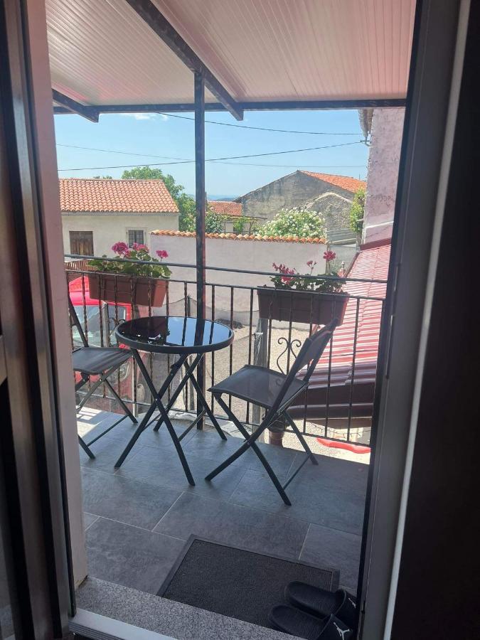 Apartma Mia Črni Kal Zewnętrze zdjęcie