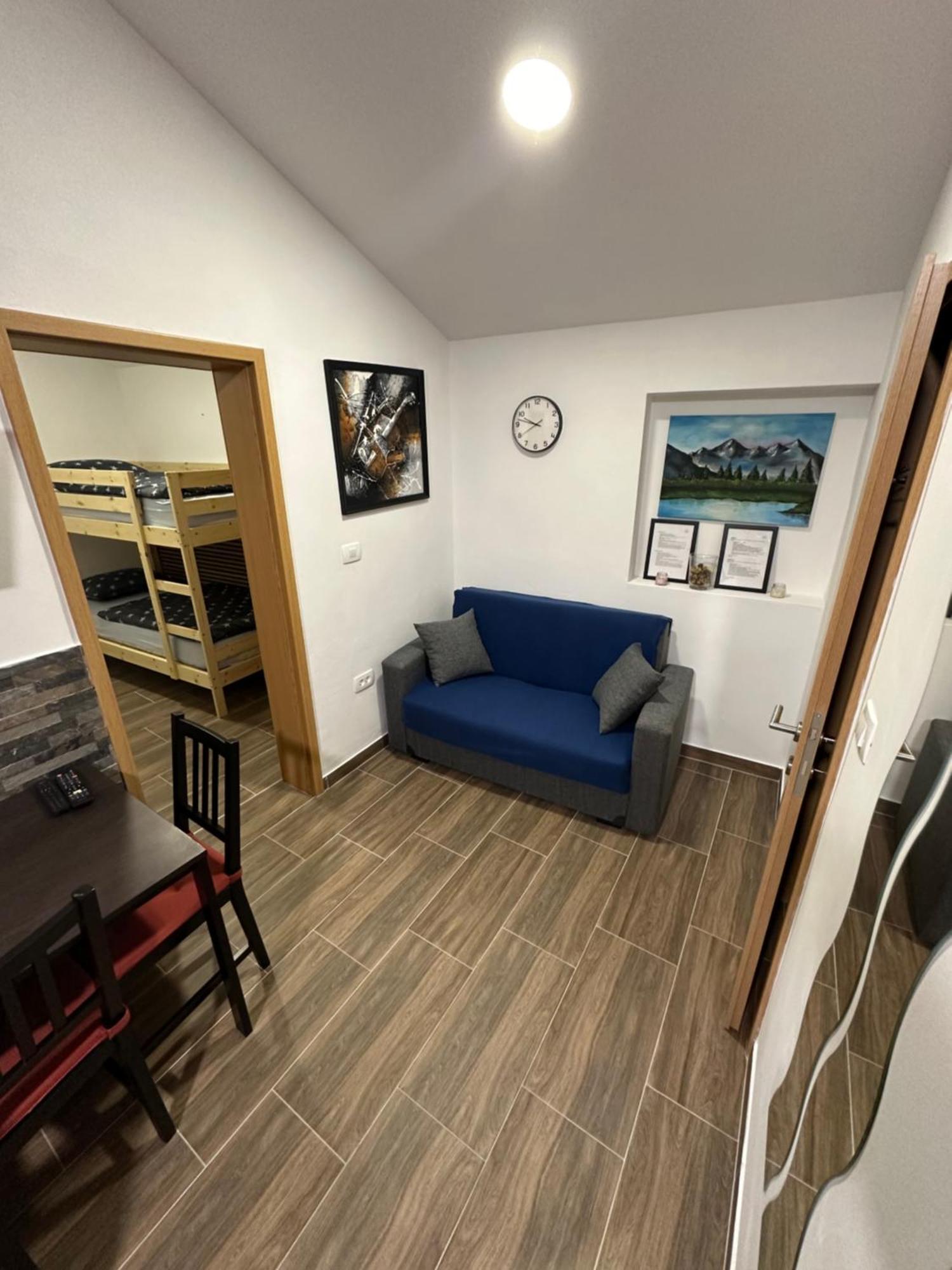 Apartma Mia Črni Kal Zewnętrze zdjęcie
