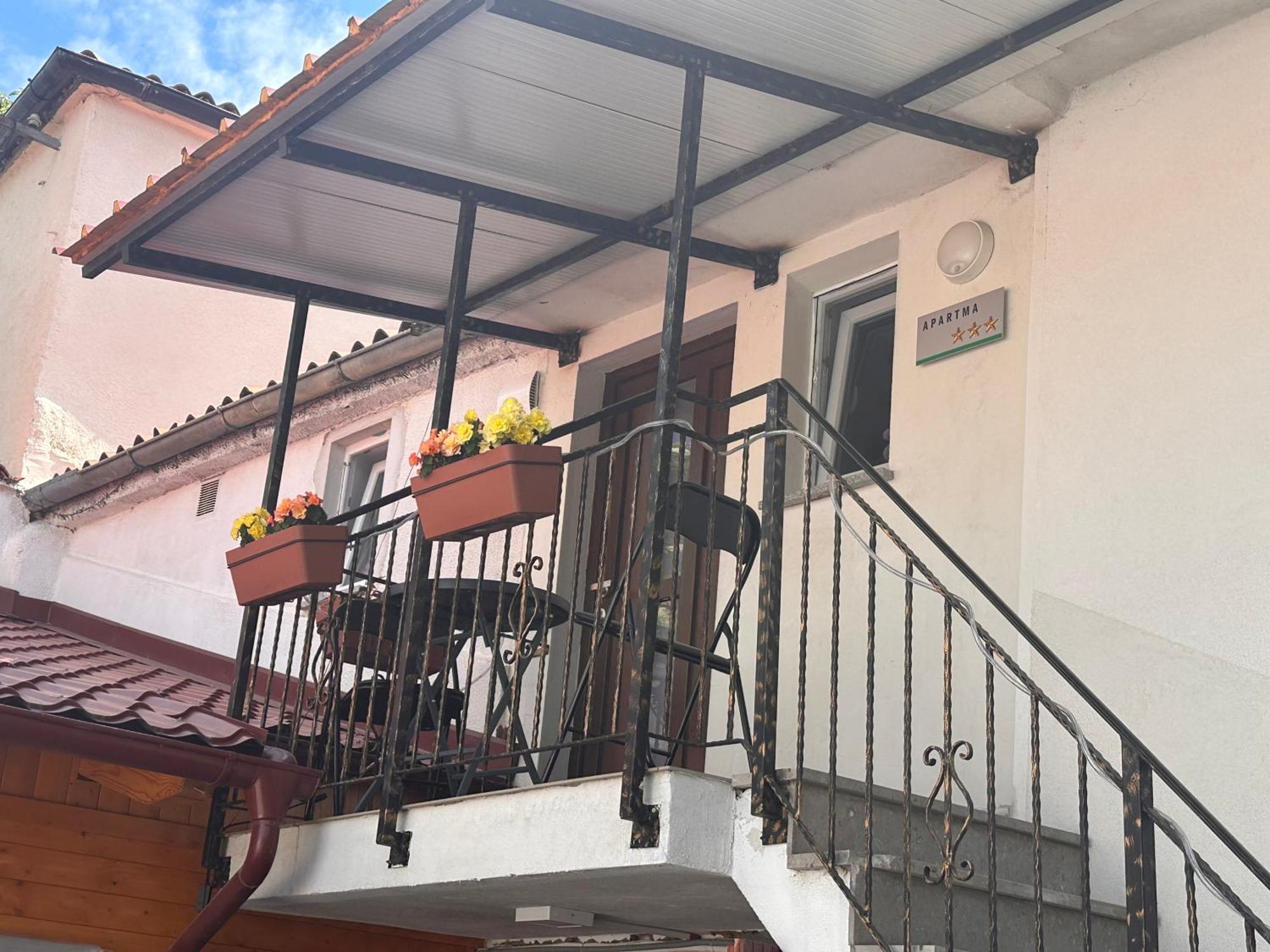 Apartma Mia Črni Kal Zewnętrze zdjęcie