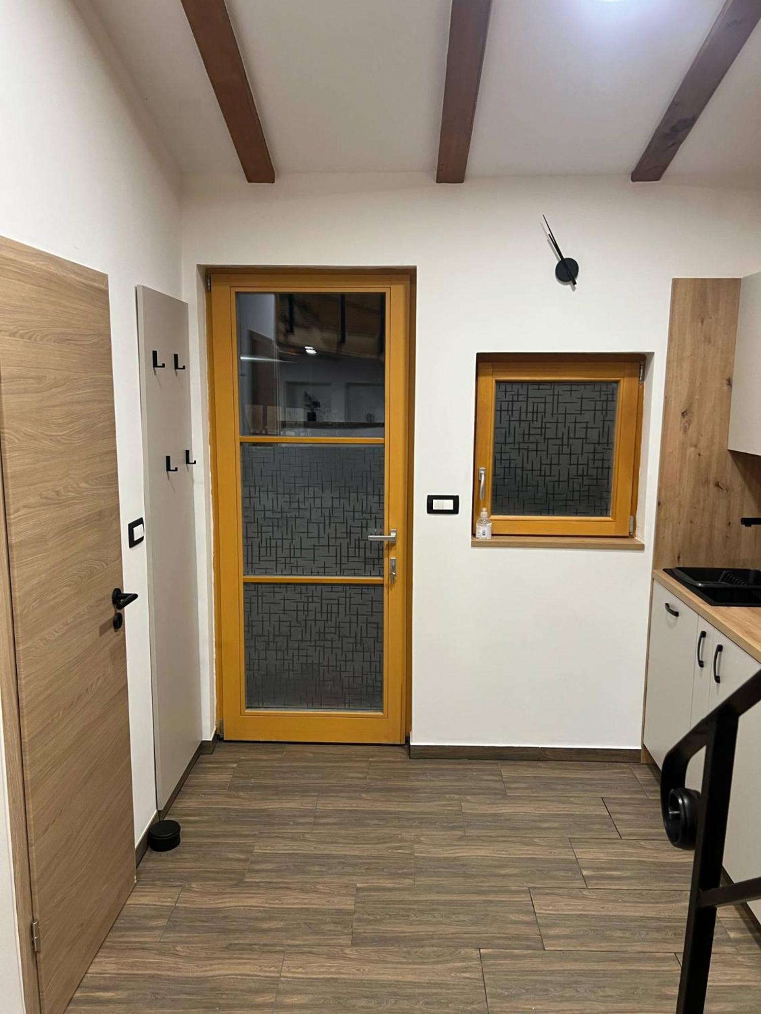 Apartma Mia Črni Kal Zewnętrze zdjęcie