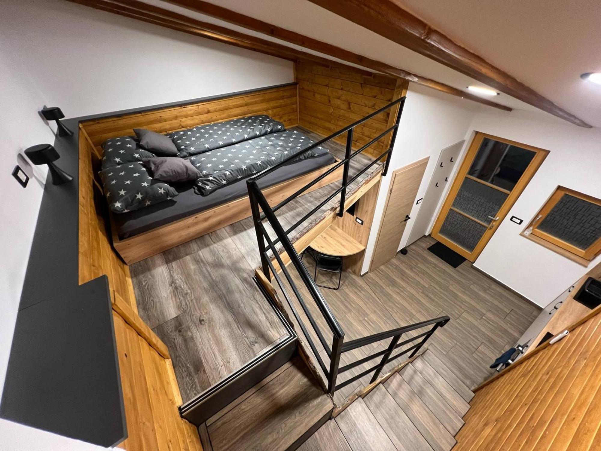 Apartma Mia Črni Kal Zewnętrze zdjęcie